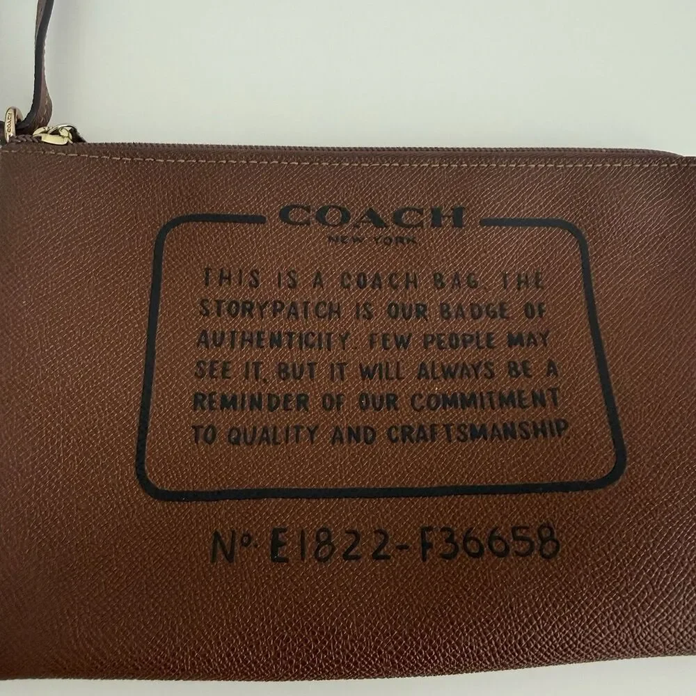 Coach Storypatch Badge Wristlet Pouch Wallet Clutch Brown Leather Classic